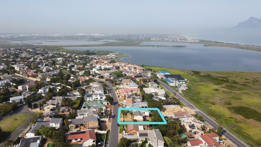3 Bedroom Property for Sale in Flamingo Vlei Western Cape